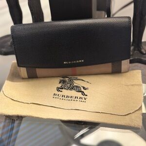 Burberry Black and Beige Wallet
